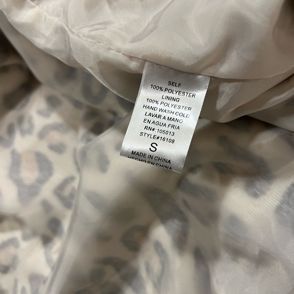 ANDREE BY UNIT FAUX FUR LEOPARD JACKET SIZE SMALL - Picture 10 of 16